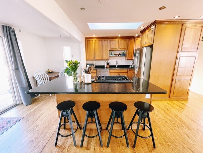 Building Photo - 132 Pierce Dr