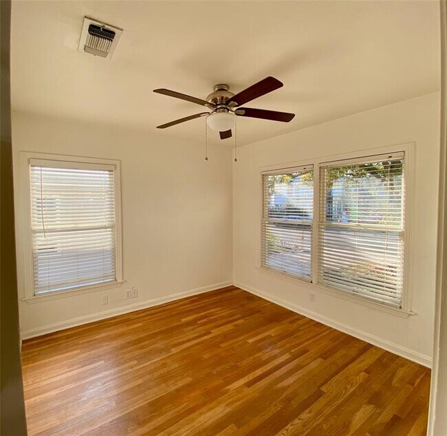 Building Photo - 7111 Grover Ave