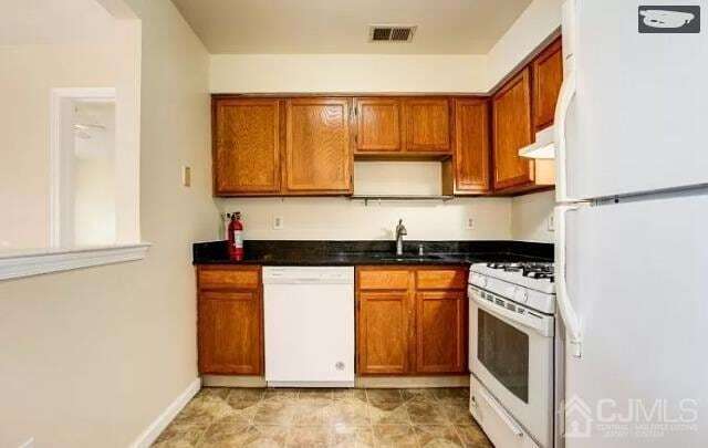 Building Photo - 1335 Waterford Dr