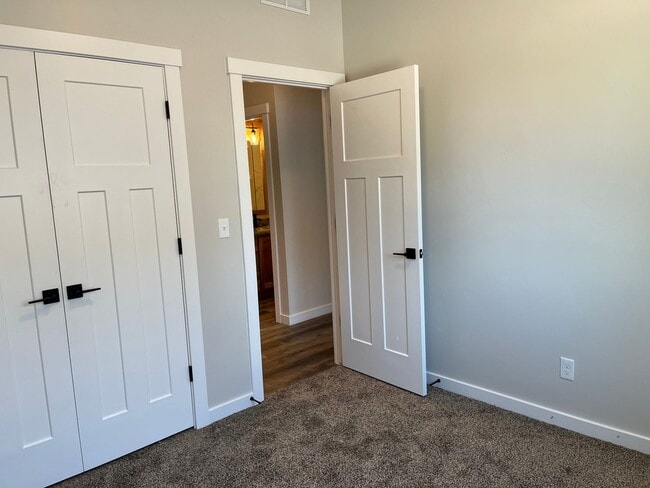Building Photo - Rent Reduced! Rent Special $100 Off the First 2 Month of Rent!!