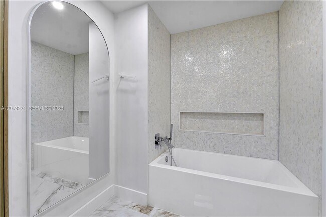 Building Photo - 3261 Seaward Dr