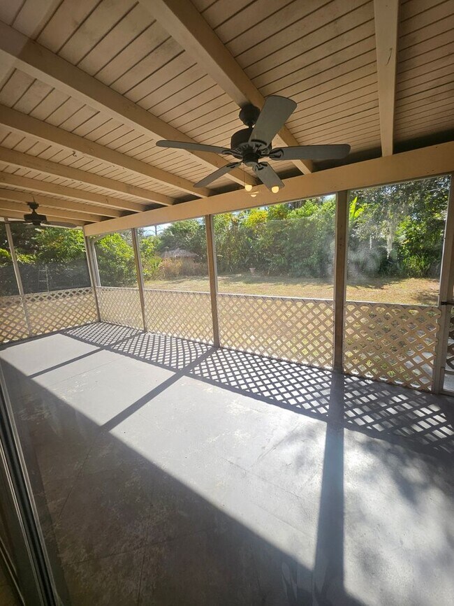 Building Photo - Single Family Home in Port Charlotte