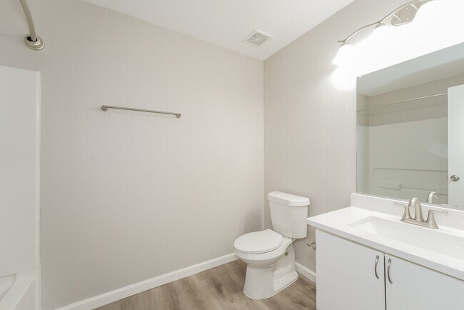 Building Photo - 444 Mystic Glen Loop