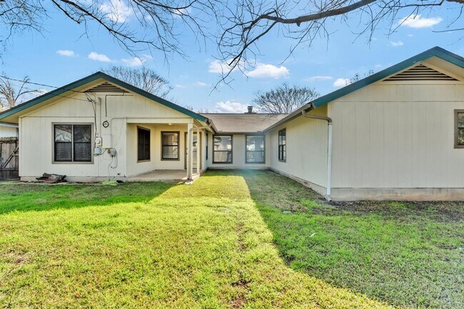 Building Photo - 1708 Wild Horse Ln