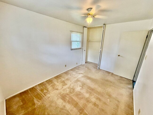 Building Photo - 1240 Dogwood Ln