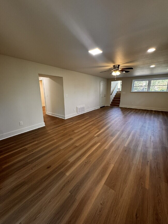 Building Photo - 14919 Dutchmans Dr