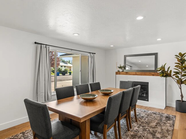 Building Photo - Fully Renovated 5BR Home with RV Parking & Designer Finishes