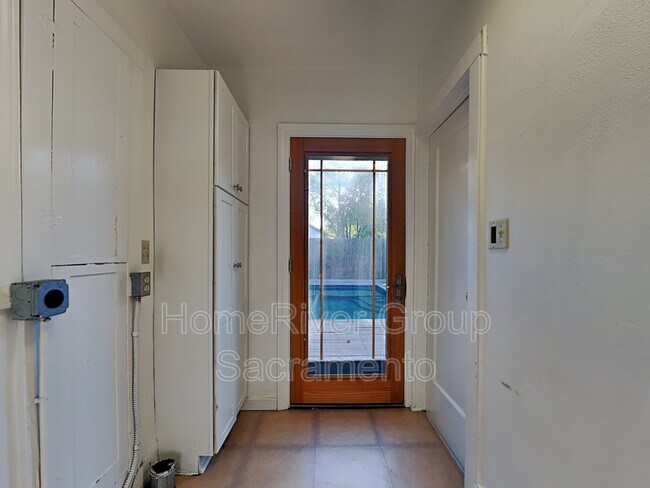 Building Photo - 1637 47th St