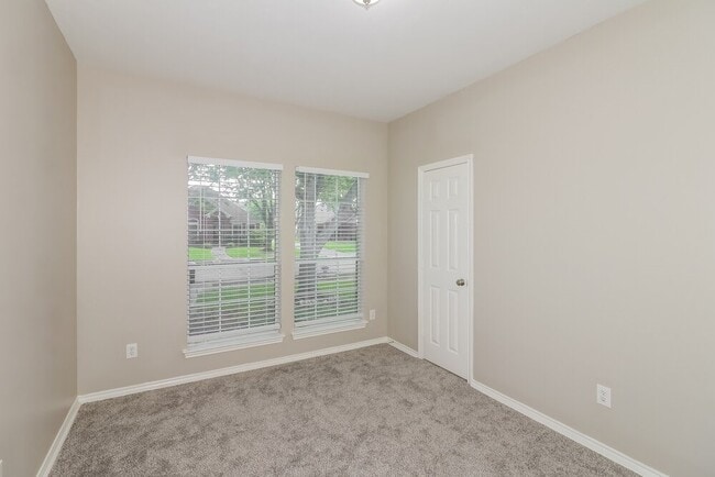 Building Photo - 1427 Waterside Village Drive