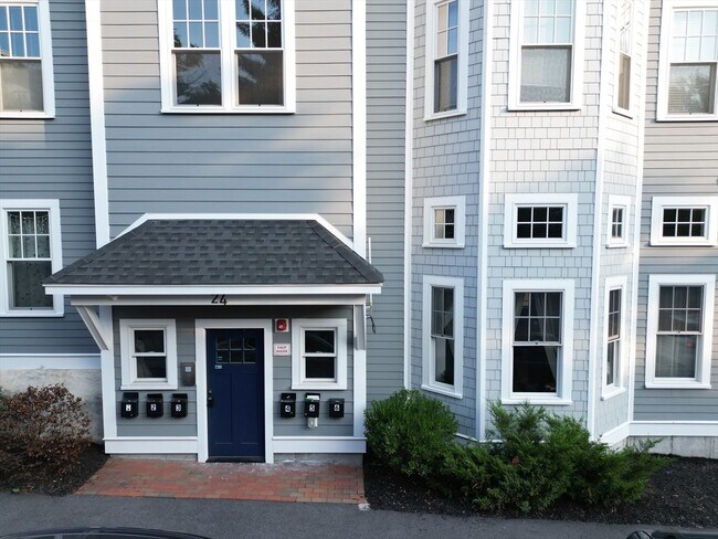 Building Photo - 24 Arcadia St