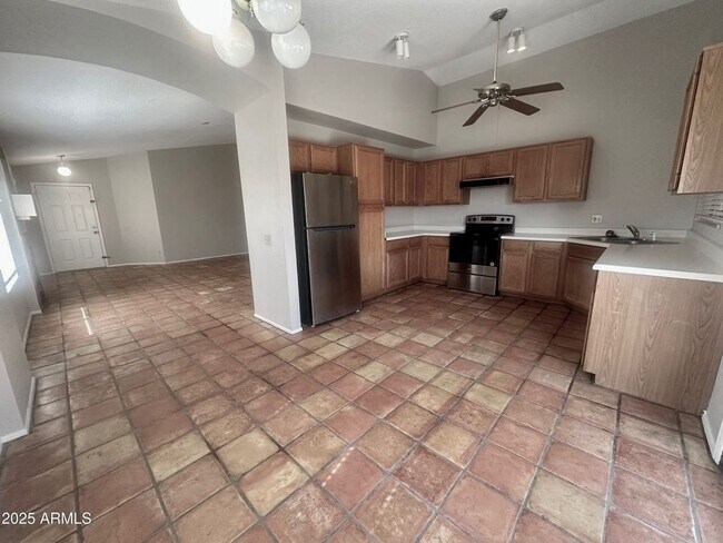 Building Photo - Charming 3 bedroom, 2 bath single story home with 2 car garage in Chandler