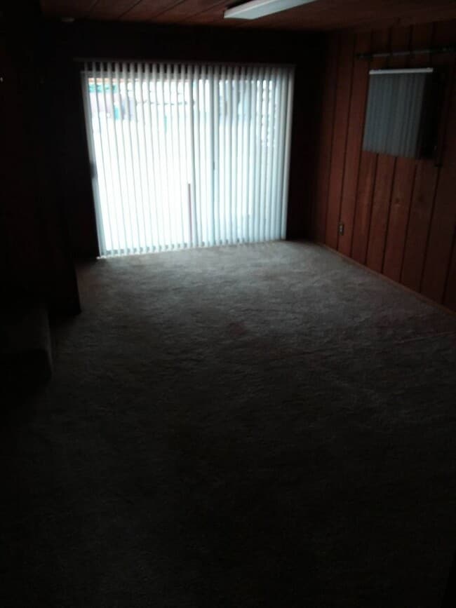 Building Photo - 121-123 Poole St