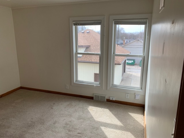 Light and Bright Bedroom - 8 S Lincolnway St