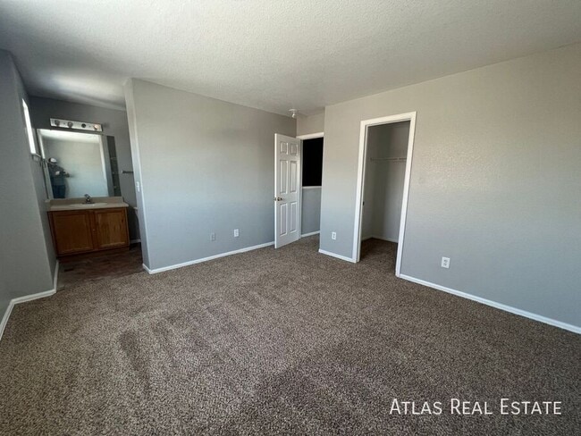 Building Photo - 4854 Crystal St