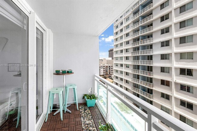 Building Photo - 6917 Collins Ave