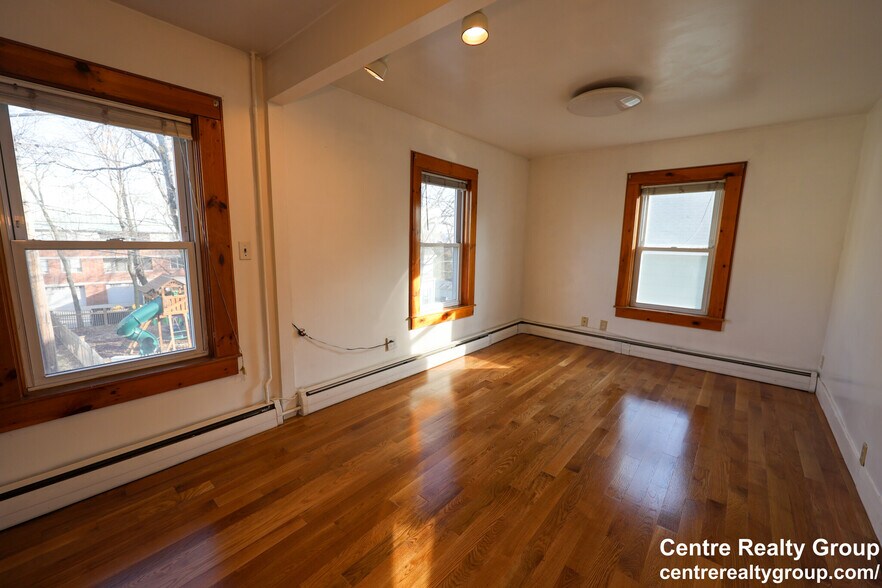 Primary Photo - 17 Abbott St