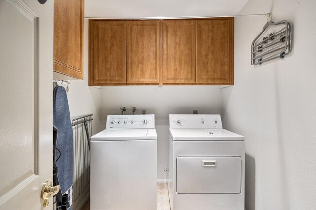 Building Photo - 73170 Calliandra St