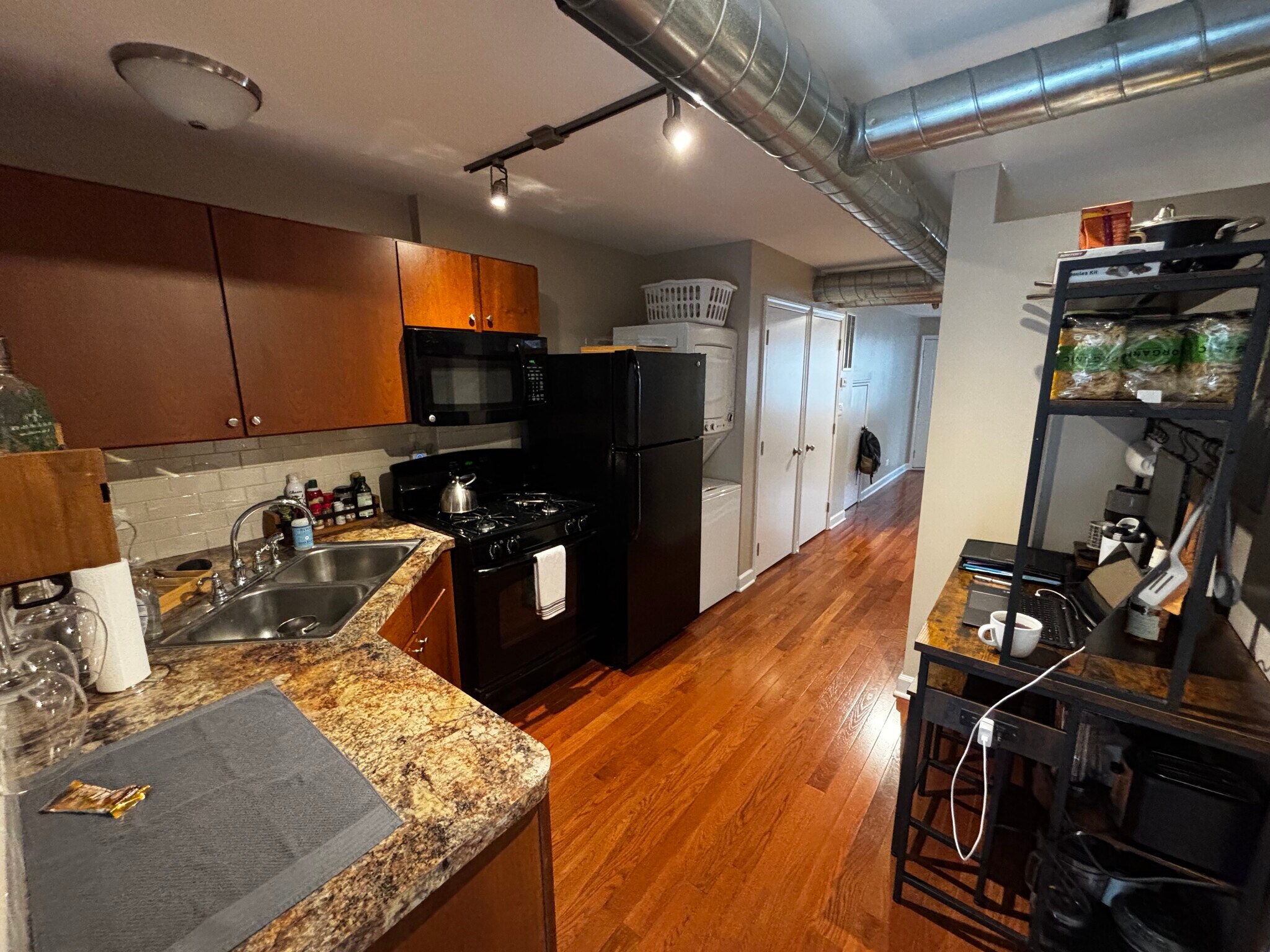 Building Photo - 674 N Orleans St