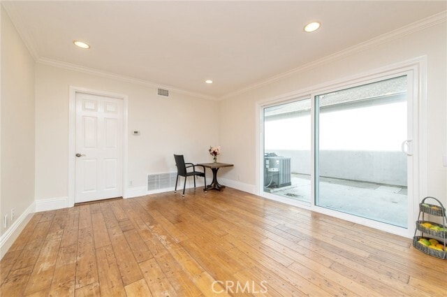 Building Photo - 14252 E Mall St