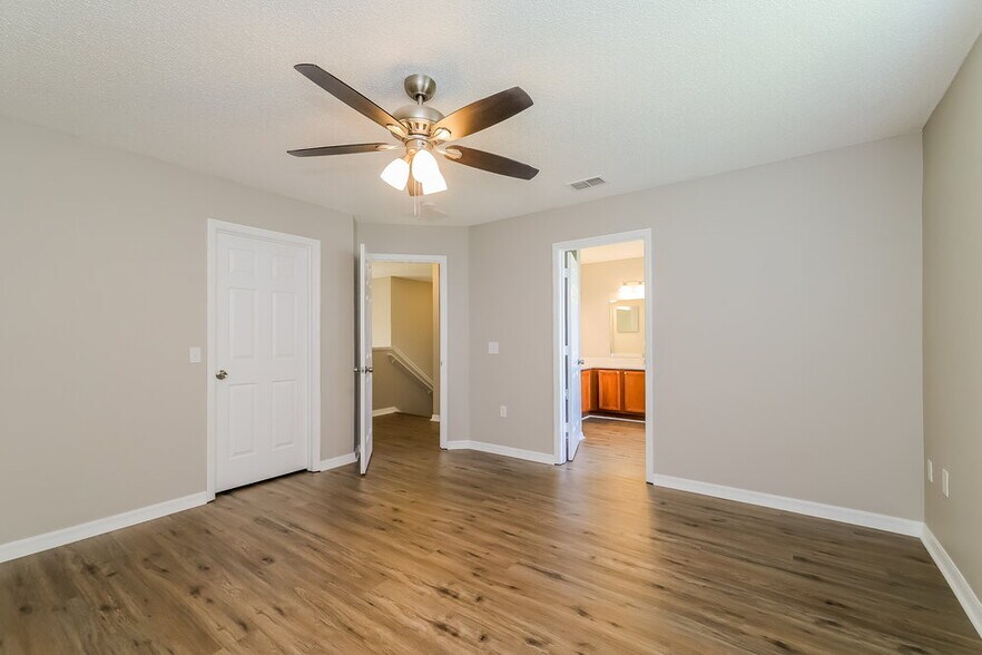 Building Photo - 1026 Cannock Dr