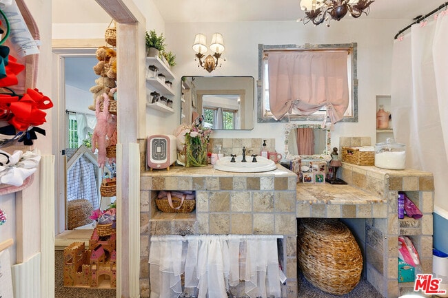 Building Photo - 2851 Seabreeze Dr