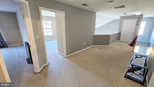 Building Photo - 51 Farrah Dr