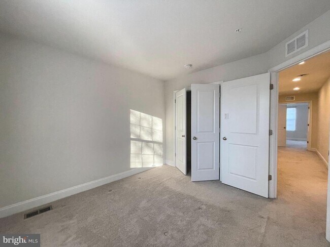 Building Photo - 3659 Duckhorn Way