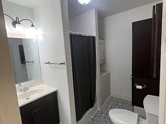 Building Photo - 317 E St Joseph St