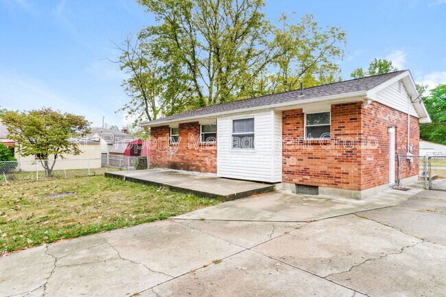Building Photo - 1422 Weldon Ave