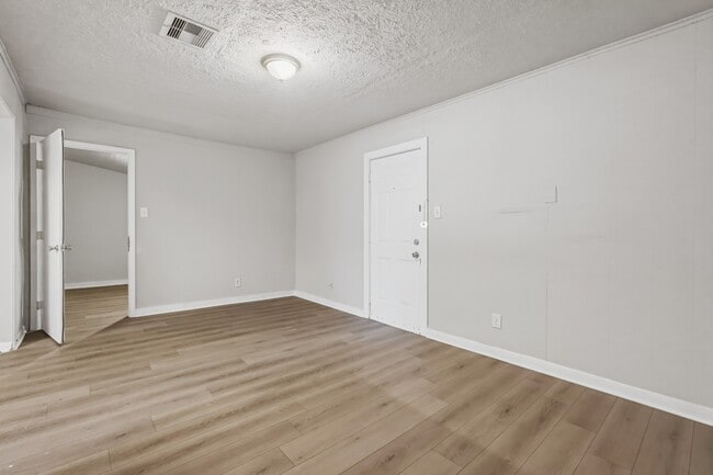 Building Photo - 4953 Bataan Rd