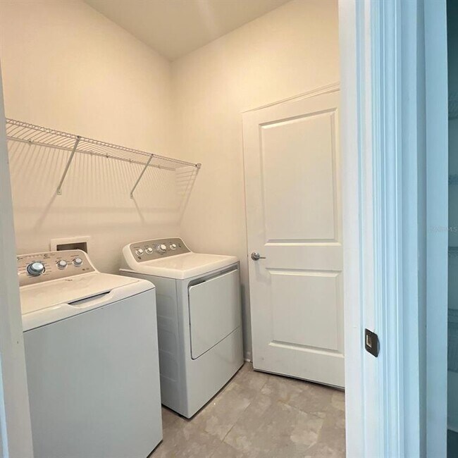 Building Photo - 836 Daring Dr