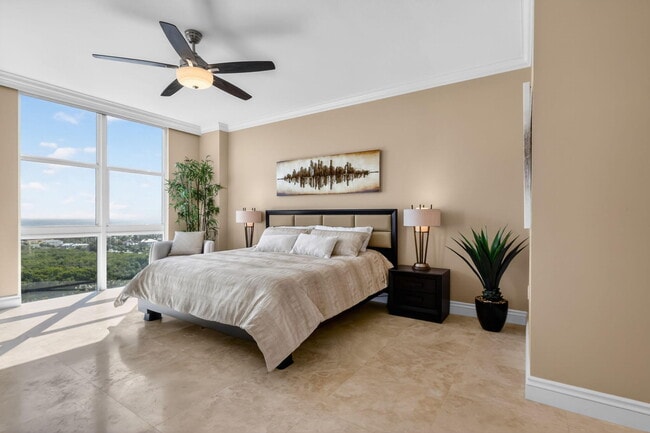 Building Photo - 700 E Boynton Beach Blvd