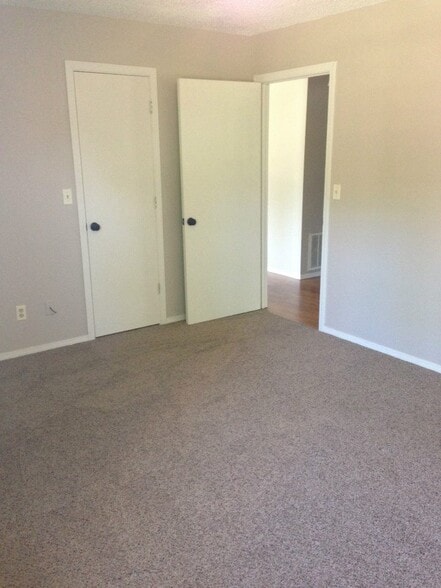 Bedroom - 105 Bean St