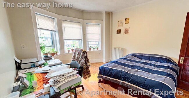 Building Photo - 163 Summer St