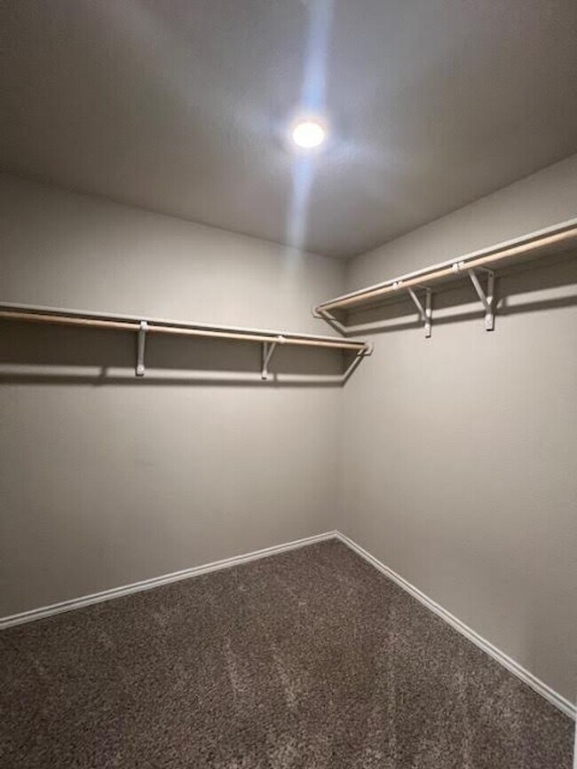 Building Photo - 4008 Halo St