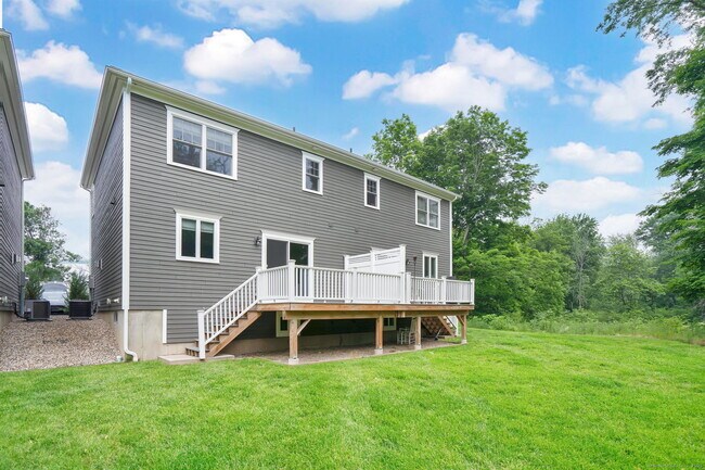 Building Photo - 204 Mountain Rd