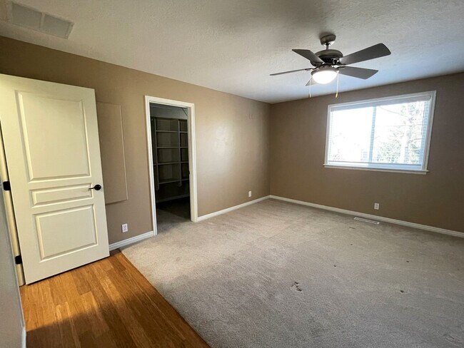 Building Photo - Beautiful 2 bed 2 bath home in the Woodbri...