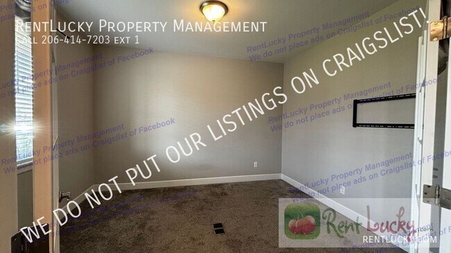 Building Photo - 14633 201st Ave E