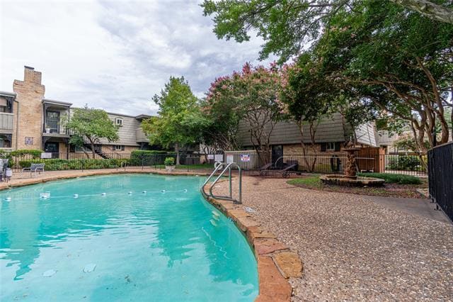 Building Photo - 7707 Meadow Park Dr
