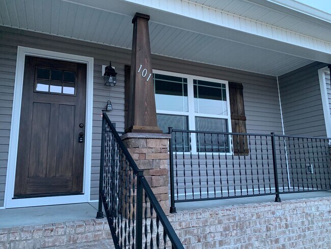 Building Photo - 3 Bedroom 2 Bath Home in Shelbyville