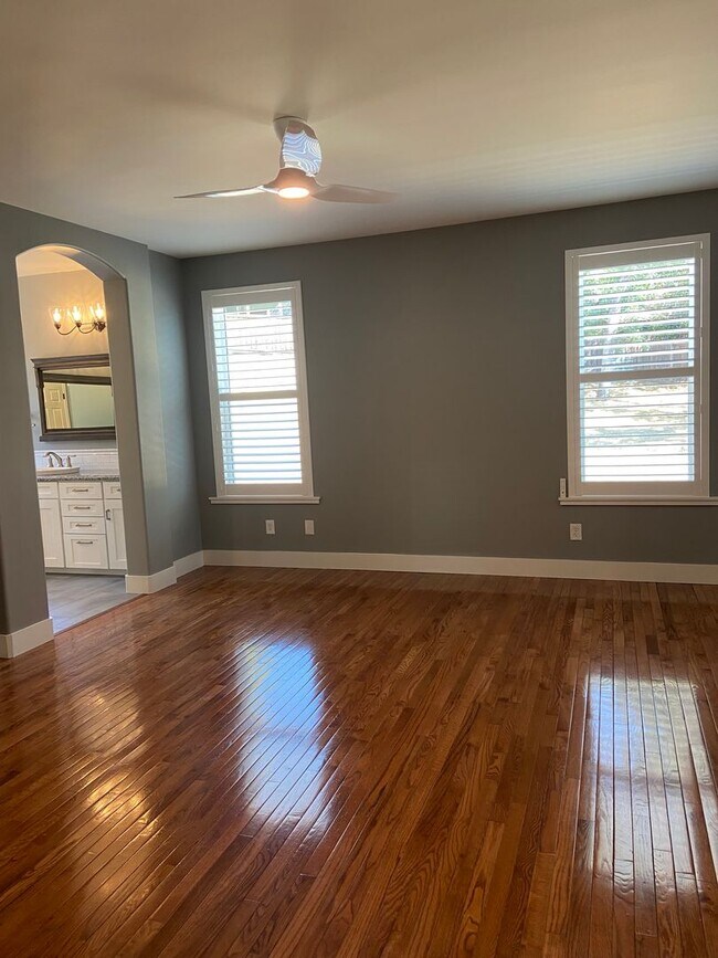 Building Photo - Beautifully remodeled 3 Bdrm+Master retrea...