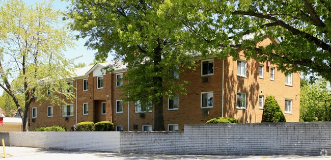 Building Photo - 4281 Mayfield Road Apts.