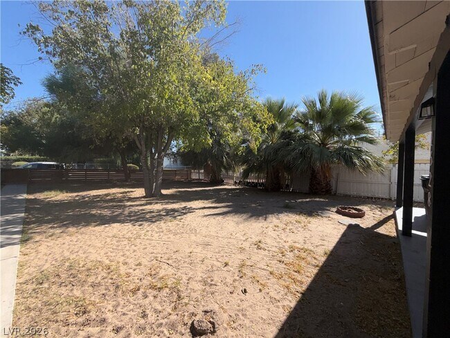 Building Photo - 1628 Thelma Ln