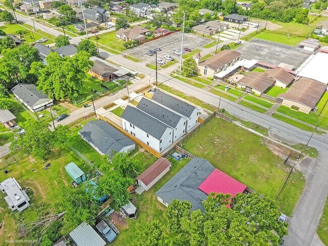 Building Photo - 405 Calloway St