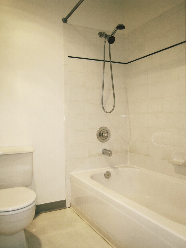 Building Photo - 2414 1st Ave