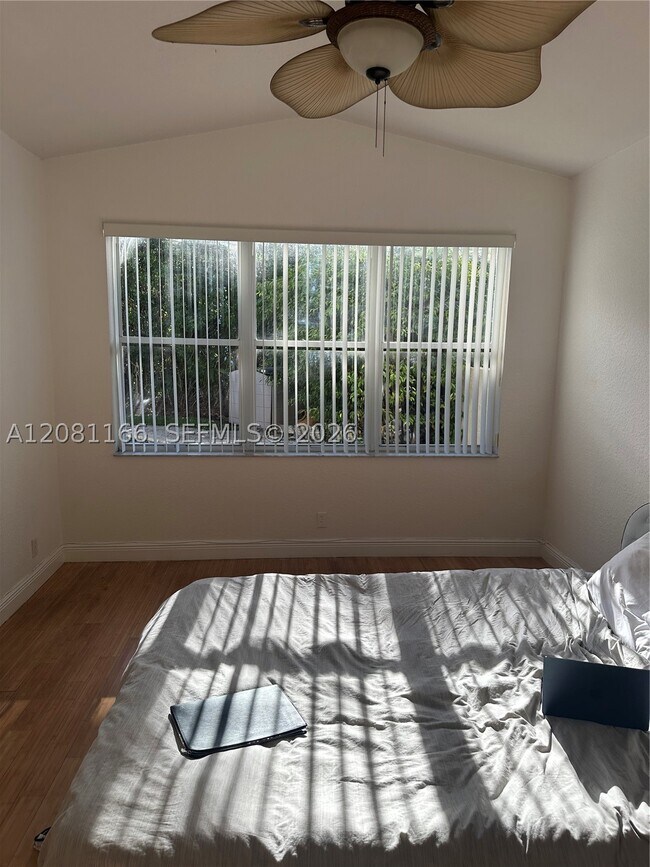 Building Photo - 11090 Baybreeze Way