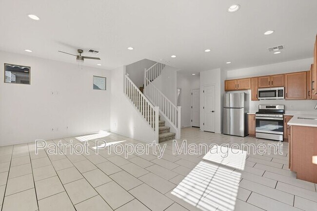 Building Photo - 5821 W Pueblo Ave