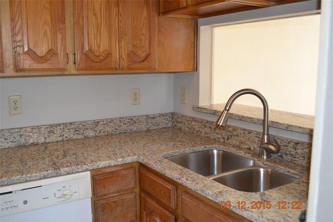 Building Photo - 5720 Marquita Ave