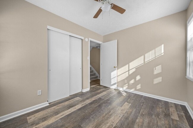 Building Photo - 735 Ashbrook Rd
