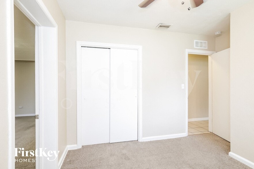 Building Photo - 1621 Mockingbird Ln